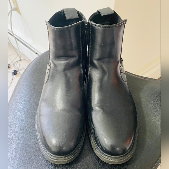 Braxton Winter Chelsea Boots - Picture 3 of 4